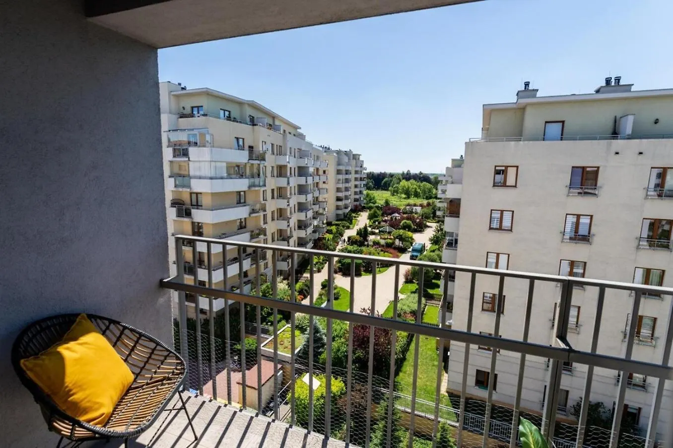 Grapefruit Apartment Skorosze Warsaw